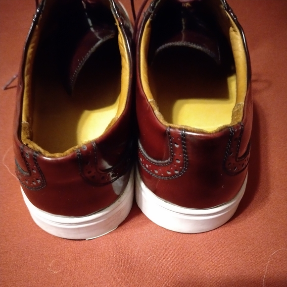 Shoes - Picture 6 of 9